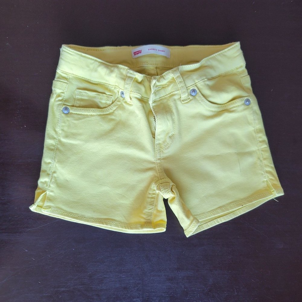 Levi's shorts. Jean